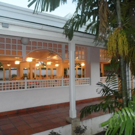 Hotel Pommarine บริดจ์ทาวน์ ภายนอก รูปภาพ