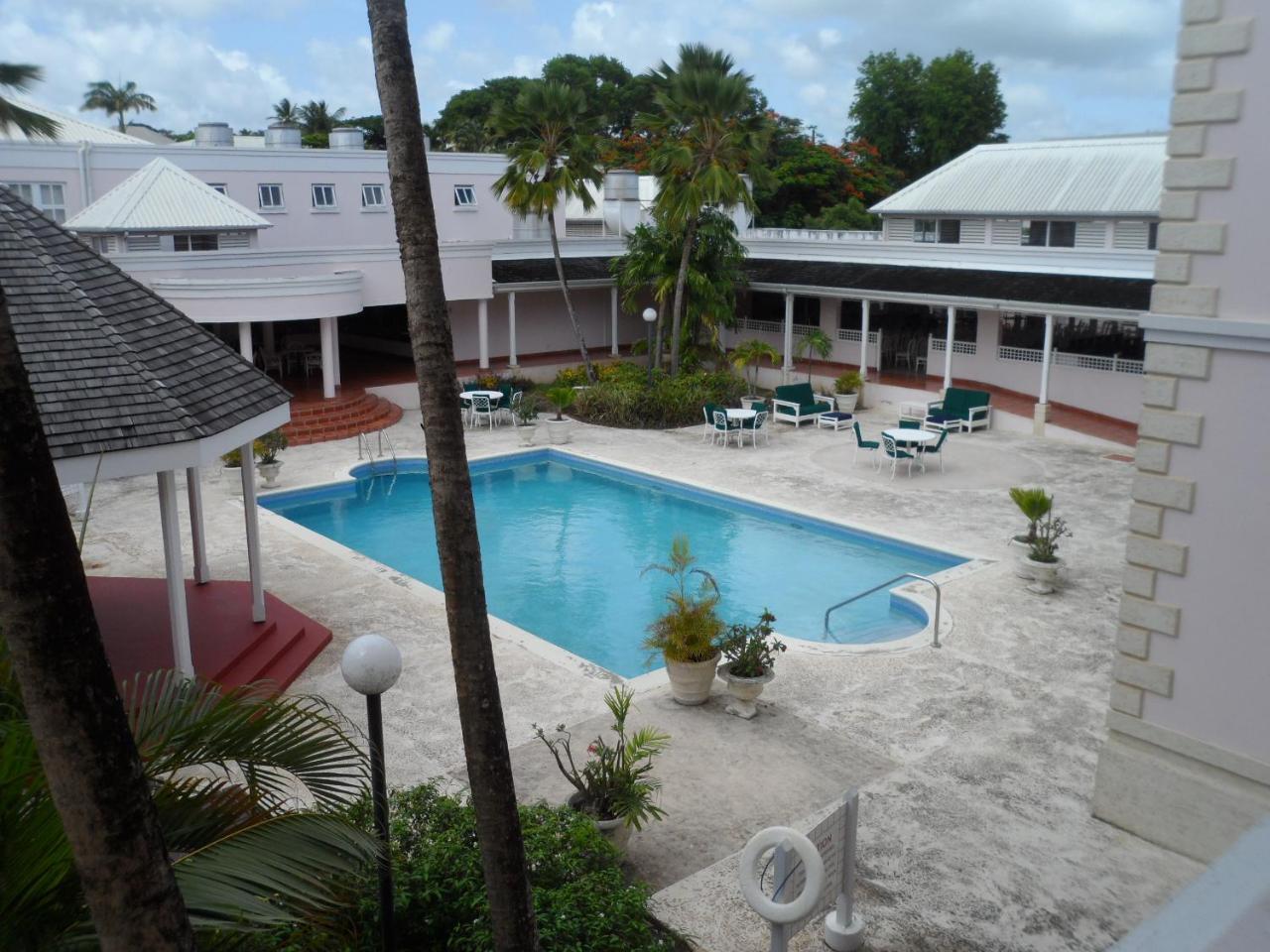 Hotel Pommarine บริดจ์ทาวน์ ภายนอก รูปภาพ