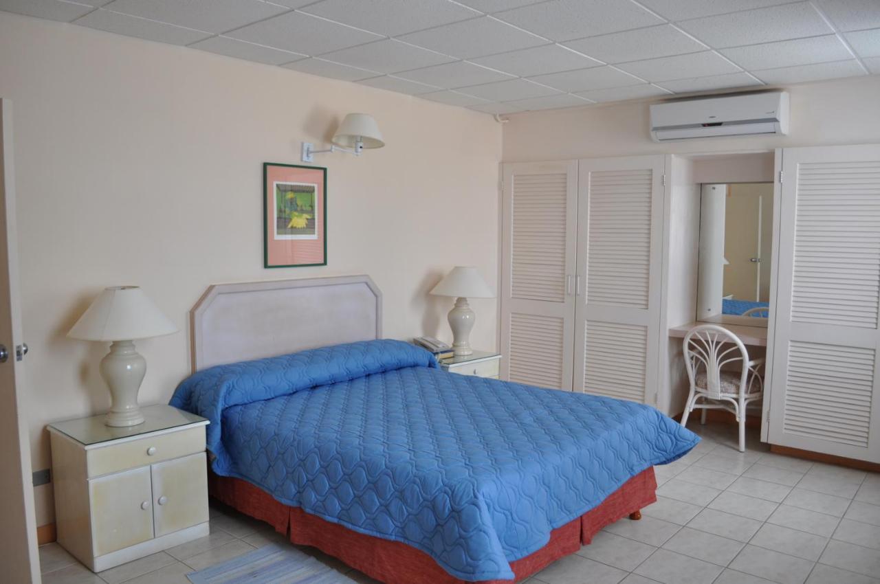 Hotel Pommarine บริดจ์ทาวน์ ภายนอก รูปภาพ