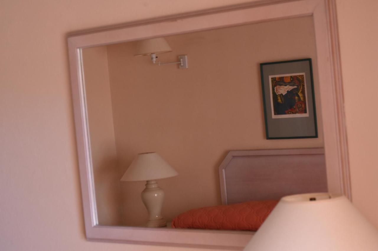 Hotel Pommarine บริดจ์ทาวน์ ภายนอก รูปภาพ