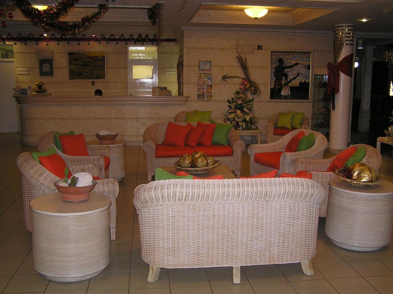 Hotel Pommarine บริดจ์ทาวน์ ภายนอก รูปภาพ