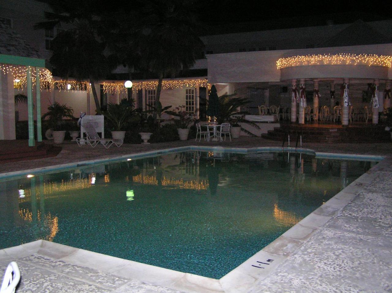 Hotel Pommarine บริดจ์ทาวน์ ภายนอก รูปภาพ