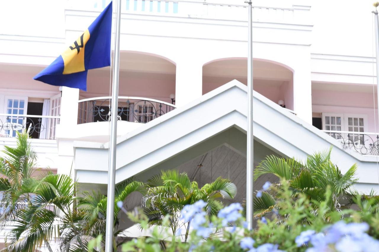 Hotel Pommarine บริดจ์ทาวน์ ภายนอก รูปภาพ
