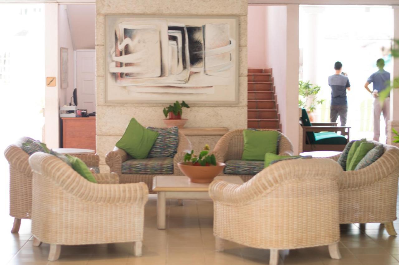 Hotel Pommarine บริดจ์ทาวน์ ภายนอก รูปภาพ